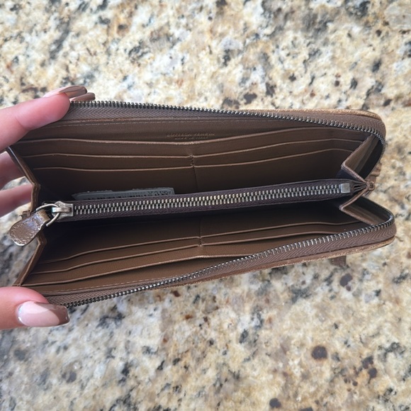 Brown Bottega wallet (AUTHENTIC) with barcode - Picture 3 of 4